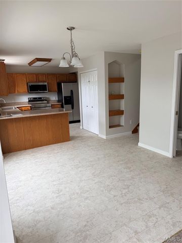 7 Winter River Court, Fenton, MO 63026