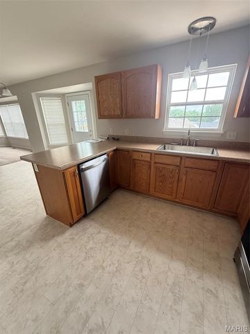 7 Winter River Court, Fenton, MO 63026