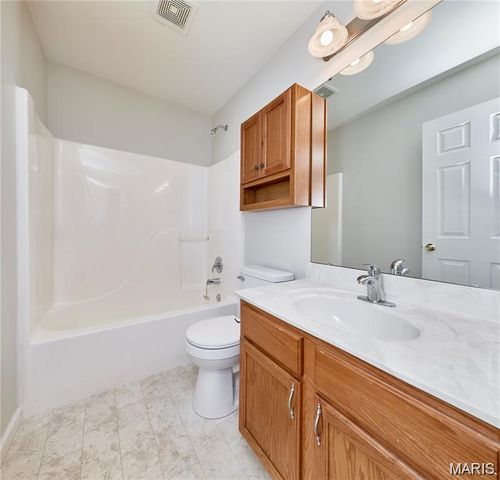 7 Winter River Court, Fenton, MO 63026