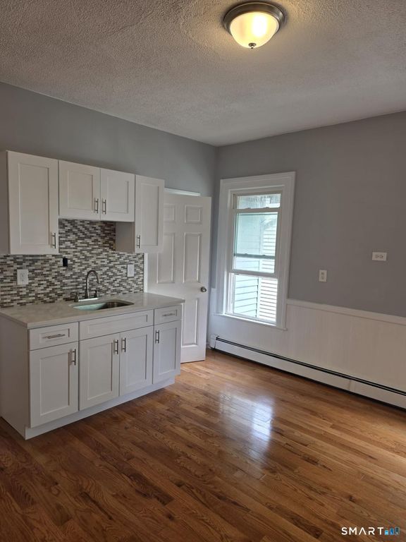 282 Pequonnock Street 2, Bridgeport, CT 06604