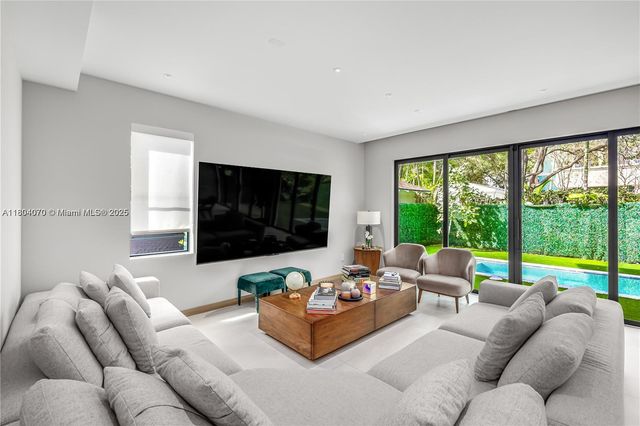 683 NE 68th, Miami, FL 33138
