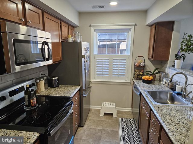 9790 HAGEL CIR, Lorton, VA 22079