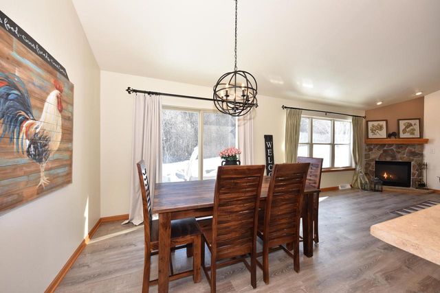 431 Thurow DRIVE, Oconomowoc, WI 53066