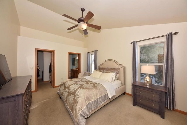 431 Thurow DRIVE, Oconomowoc, WI 53066