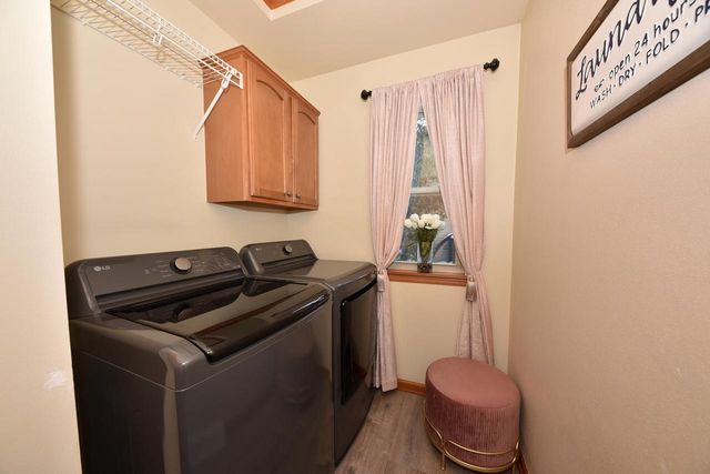 431 Thurow DRIVE, Oconomowoc, WI 53066