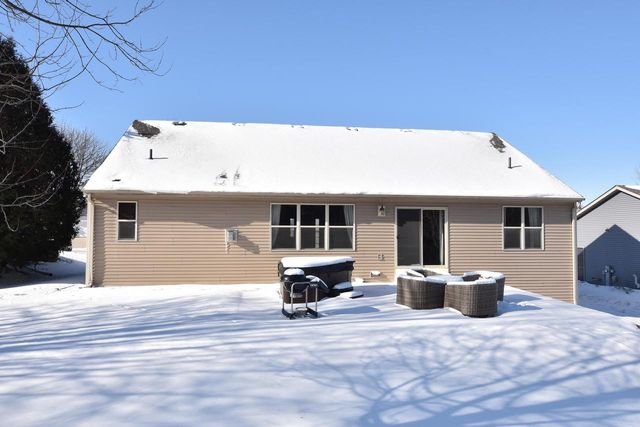 431 Thurow DRIVE, Oconomowoc, WI 53066