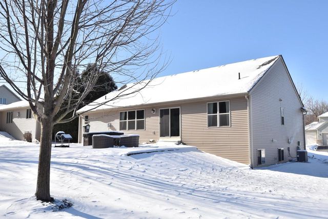 431 Thurow DRIVE, Oconomowoc, WI 53066