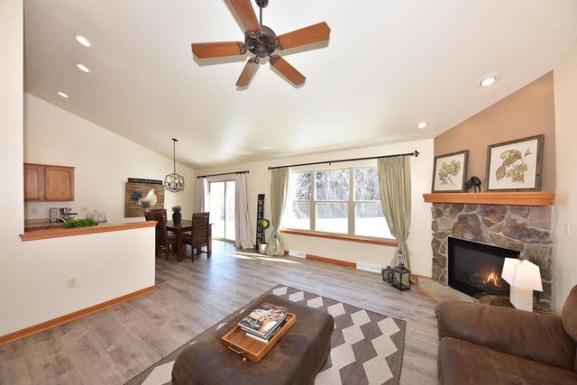 431 Thurow DRIVE, Oconomowoc, WI 53066