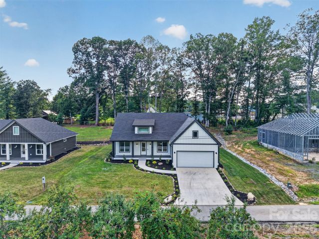 68 Point Hope Lane 6, Hendersonville, NC 28792