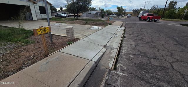 2101 E VIRGINIA Avenue, Phoenix, AZ 85006