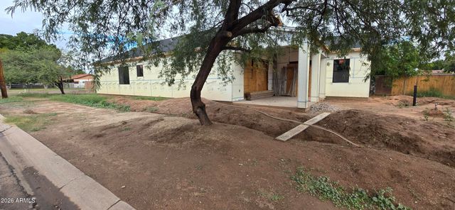 2101 E VIRGINIA Avenue, Phoenix, AZ 85006