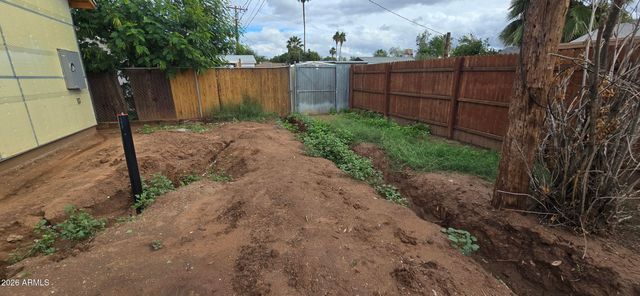 2101 E VIRGINIA Avenue, Phoenix, AZ 85006