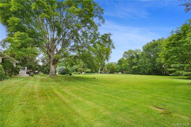 30 Palmer Lane, Thornwood, NY 10594