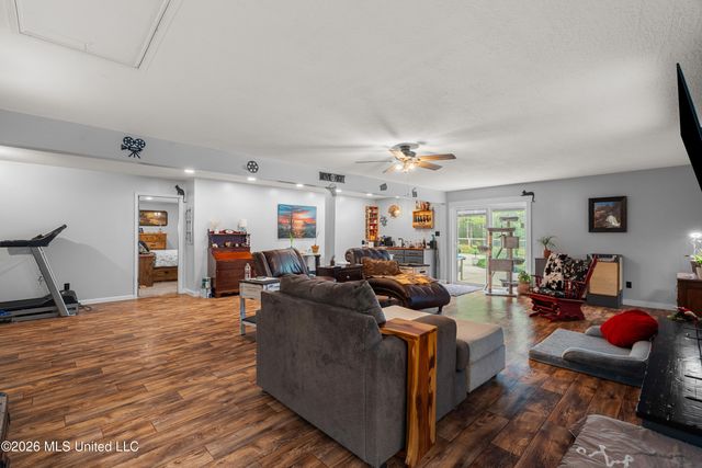 28 Woodland Road, Hattiesburg, MS 39401