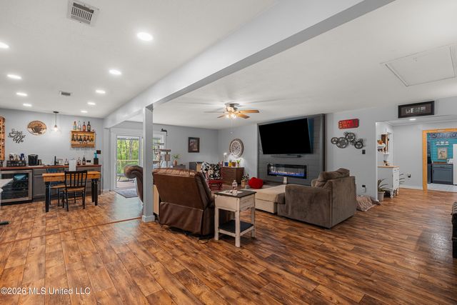 28 Woodland Road, Hattiesburg, MS 39401