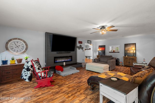 28 Woodland Road, Hattiesburg, MS 39401