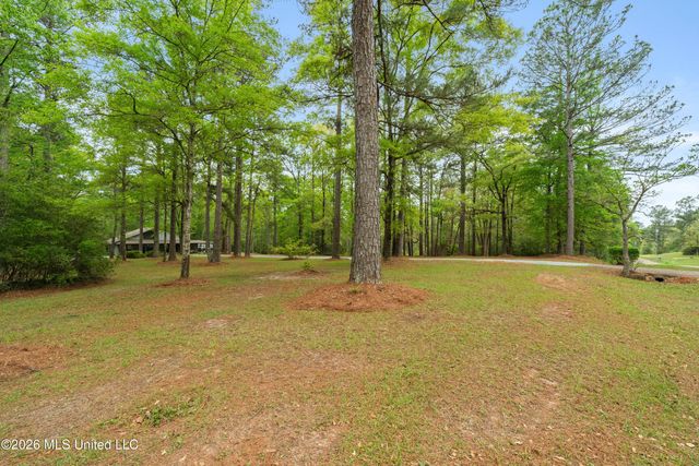 28 Woodland Road, Hattiesburg, MS 39401