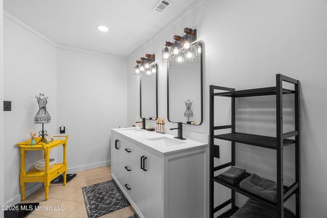 28 Woodland Road, Hattiesburg, MS 39401