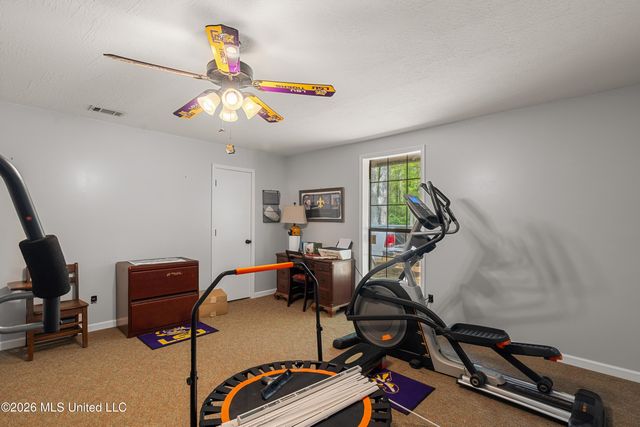 28 Woodland Road, Hattiesburg, MS 39401