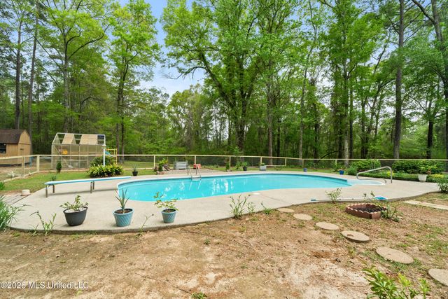 28 Woodland Road, Hattiesburg, MS 39401