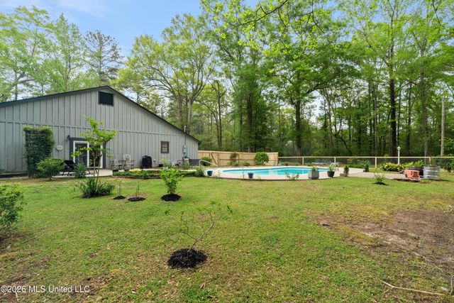 28 Woodland Road, Hattiesburg, MS 39401