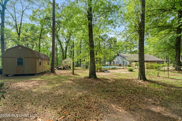 28 Woodland Road, Hattiesburg, MS 39401