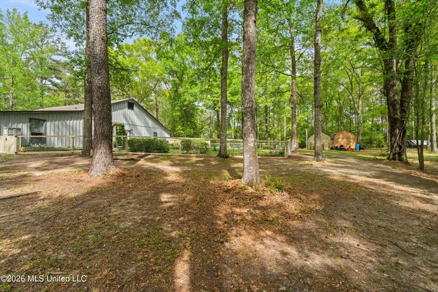 28 Woodland Road, Hattiesburg, MS 39401
