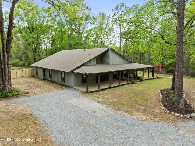 28 Woodland Road, Hattiesburg, MS 39401