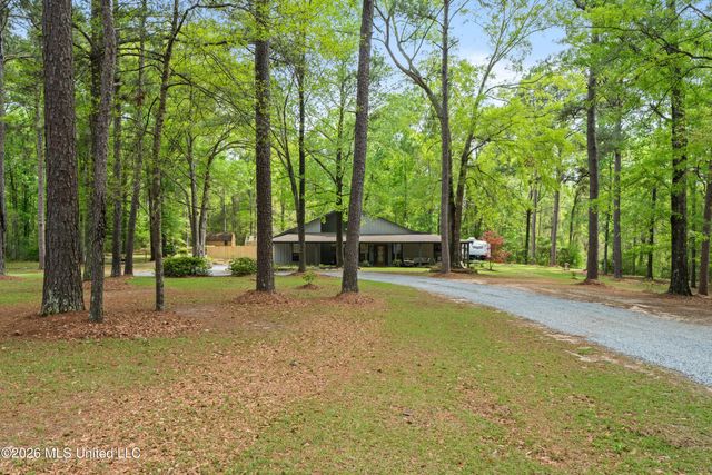 28 Woodland Road, Hattiesburg, MS 39401