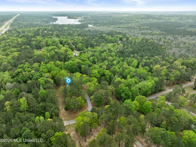 28 Woodland Road, Hattiesburg, MS 39401