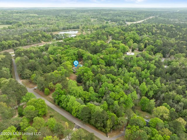 28 Woodland Road, Hattiesburg, MS 39401