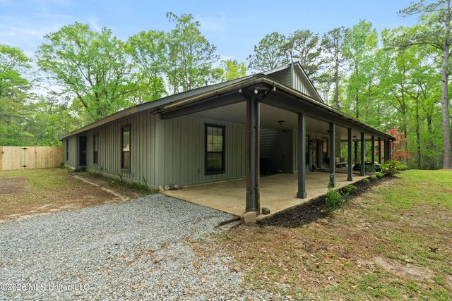 28 Woodland Road, Hattiesburg, MS 39401