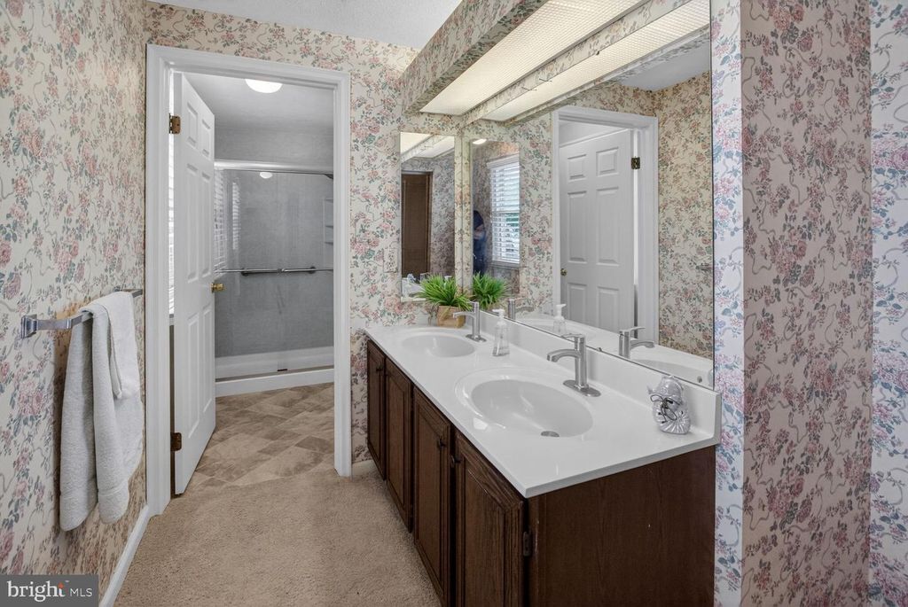 Image 11 of property listing at 15000 SADDLE CREEK DR, Burtonsville, MD 20866