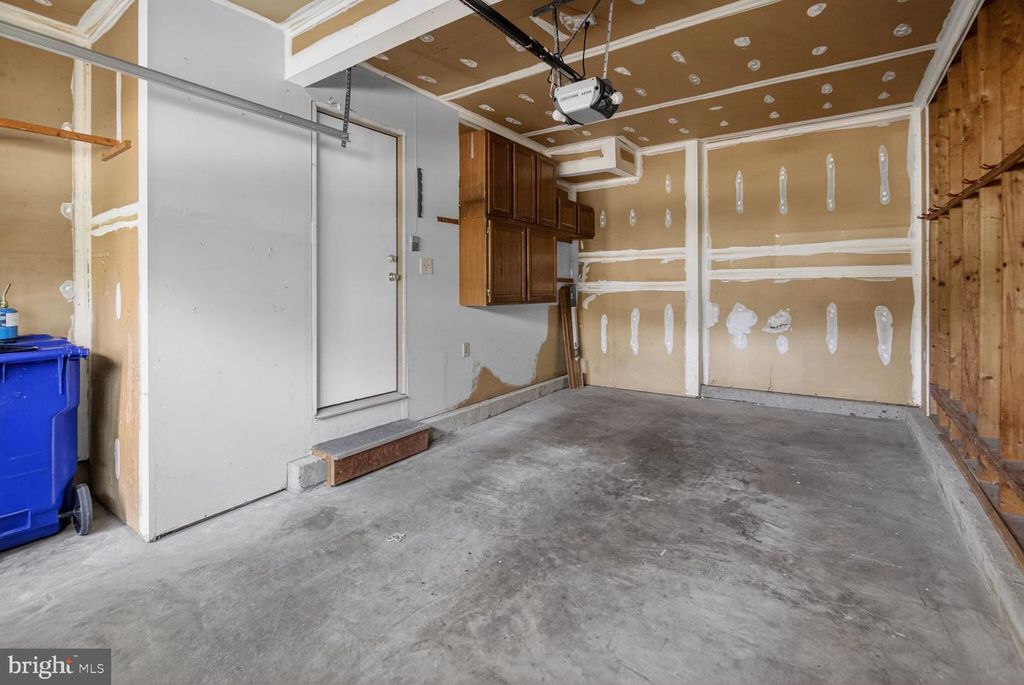 Image 20 of property listing at 15000 SADDLE CREEK DR, Burtonsville, MD 20866