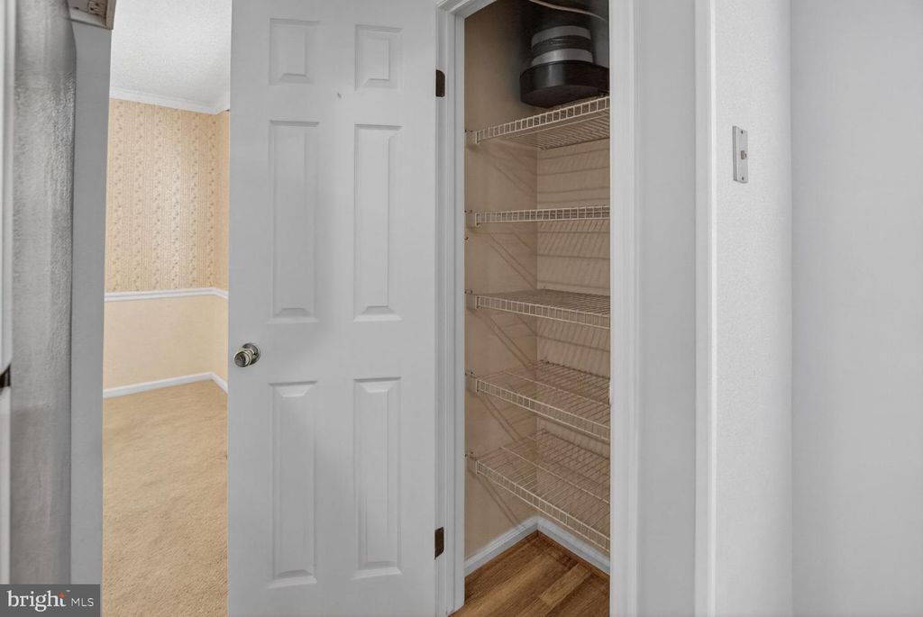 Image 7 of property listing at 15000 SADDLE CREEK DR, Burtonsville, MD 20866
