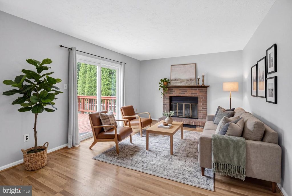 Image 8 of property listing at 15000 SADDLE CREEK DR, Burtonsville, MD 20866