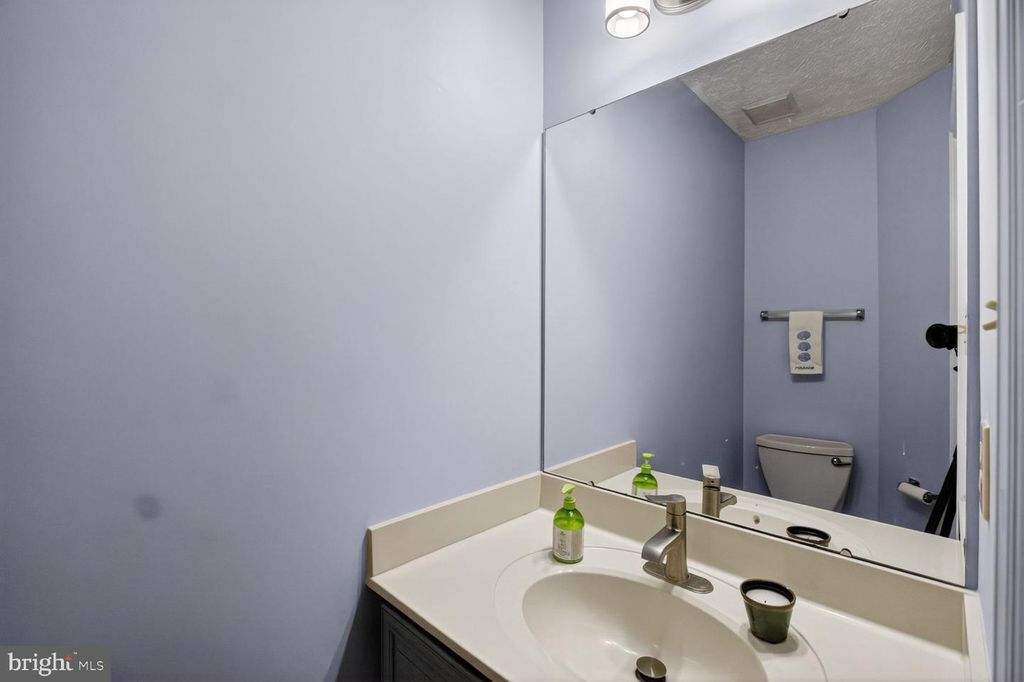 Image 9 of property listing at 15000 SADDLE CREEK DR, Burtonsville, MD 20866
