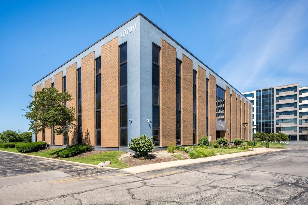 10700 W Higgins Road 300, Rosemont, IL 60018