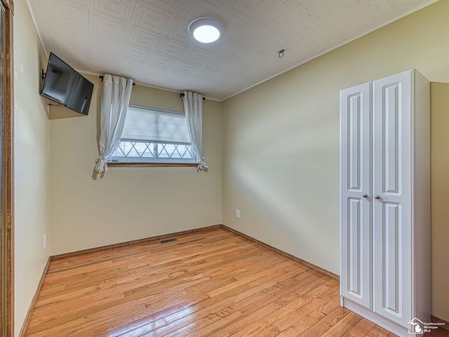 31583 Lafler Drive, Rockwood, MI 48173