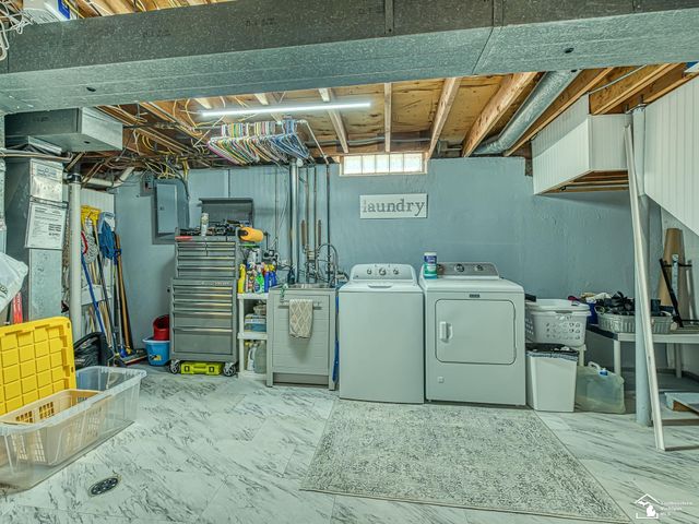 31583 Lafler Drive, Rockwood, MI 48173