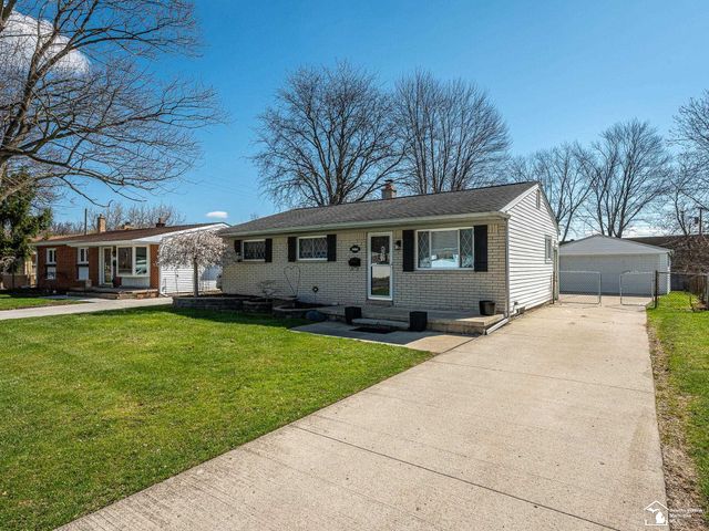 31583 Lafler Drive, Rockwood, MI 48173