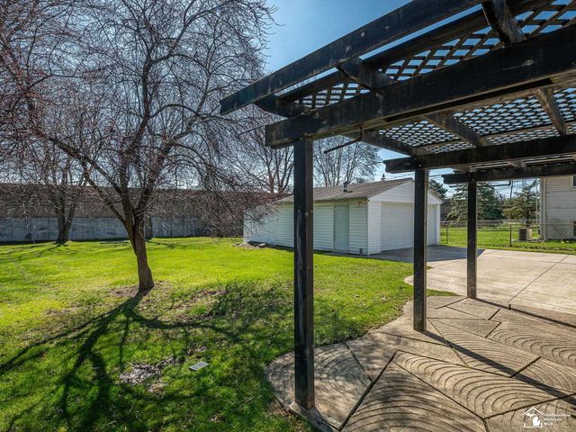 31583 Lafler Drive, Rockwood, MI 48173