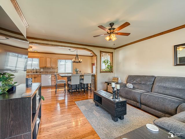 31583 Lafler Drive, Rockwood, MI 48173