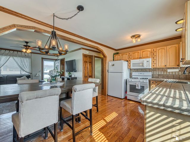 31583 Lafler Drive, Rockwood, MI 48173