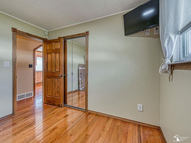 31583 Lafler Drive, Rockwood, MI 48173