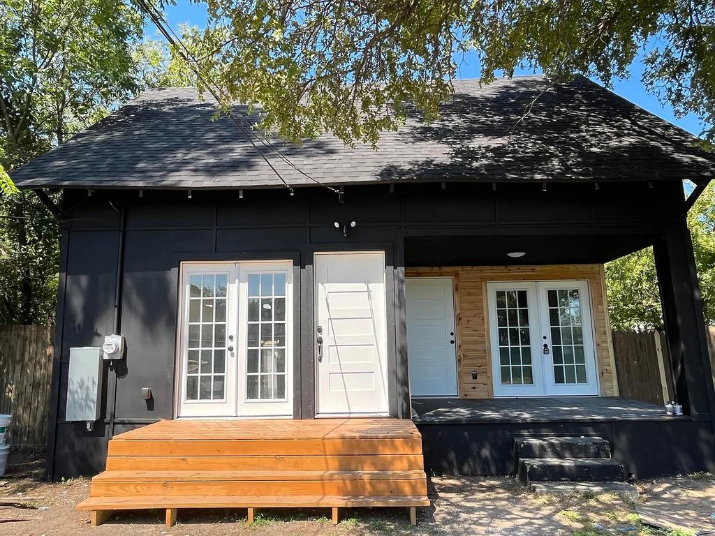 2851 Casey Street, Dallas, TX 75215