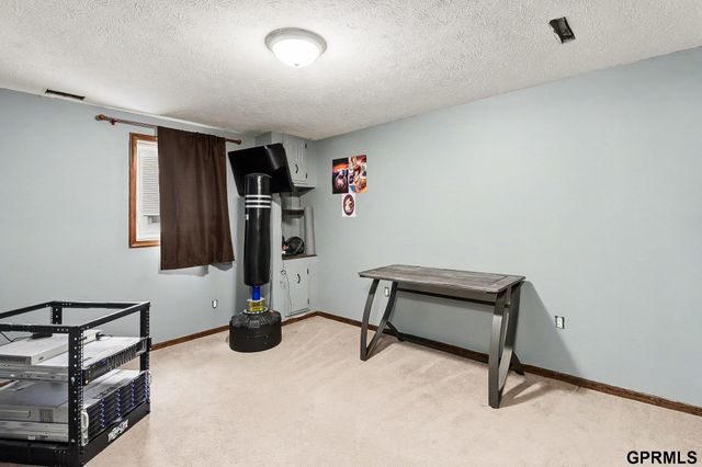 14741 Castelar Circle, Omaha, NE 68144