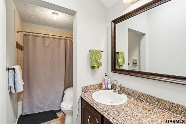 14741 Castelar Circle, Omaha, NE 68144