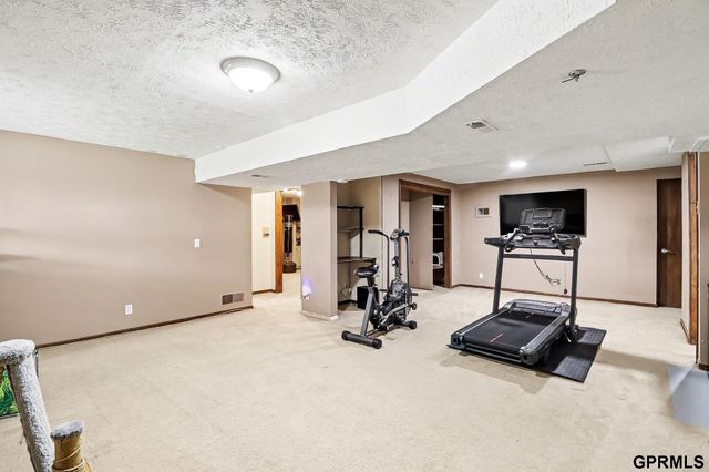 14741 Castelar Circle, Omaha, NE 68144