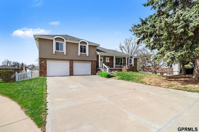 14741 Castelar Circle, Omaha, NE 68144